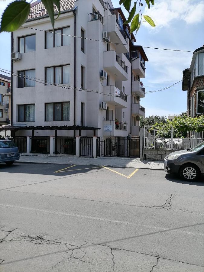 White Home-Apartament Бургас Экстерьер фото