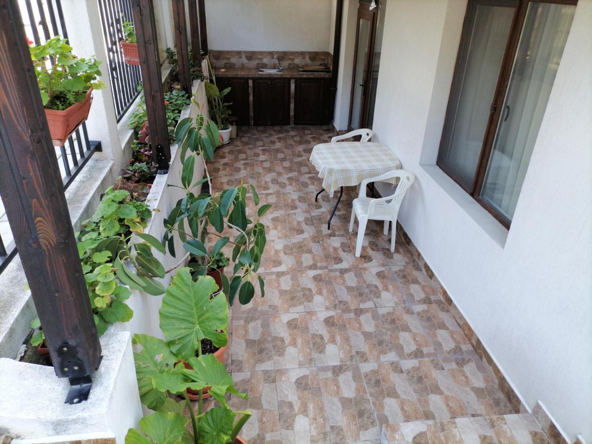 White Home-Apartament Бургас Экстерьер фото